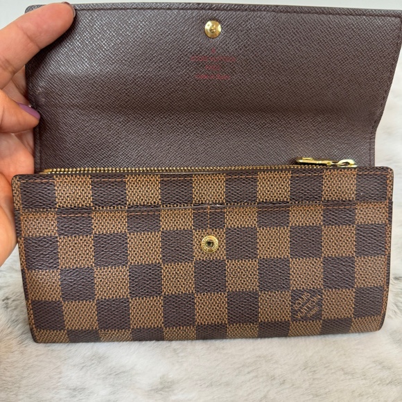 Louis Vuitton Damier Ebene Sarah Wallet. P0003 - Picture 7 of 11